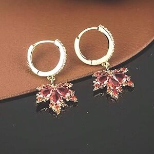 NWOT Maple leaf boho style pendant earrings